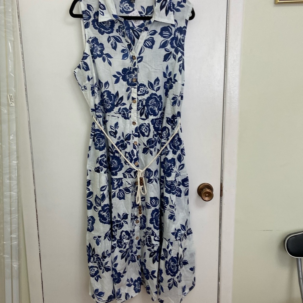 Mlle Gabrielle floral print sleeveless dress. New with tags.